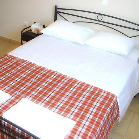 Dorana Apartments&Trekking Hotel Diafánion Kamer foto