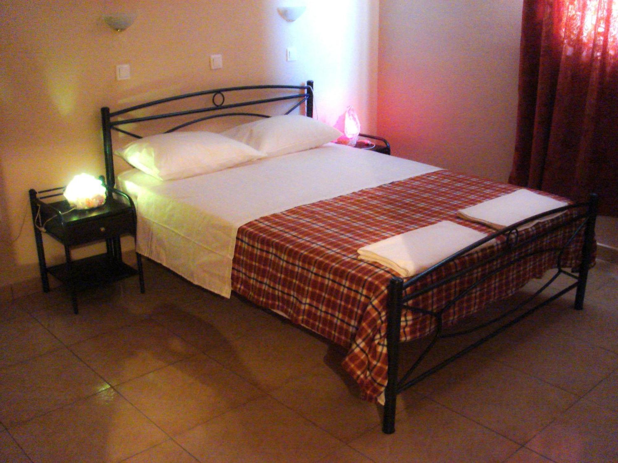 Dorana Apartments&Trekking Hotel Diafánion Buitenkant foto